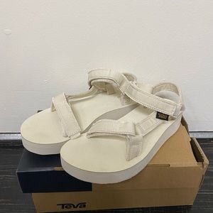 Teva Midform Universal Canvas
